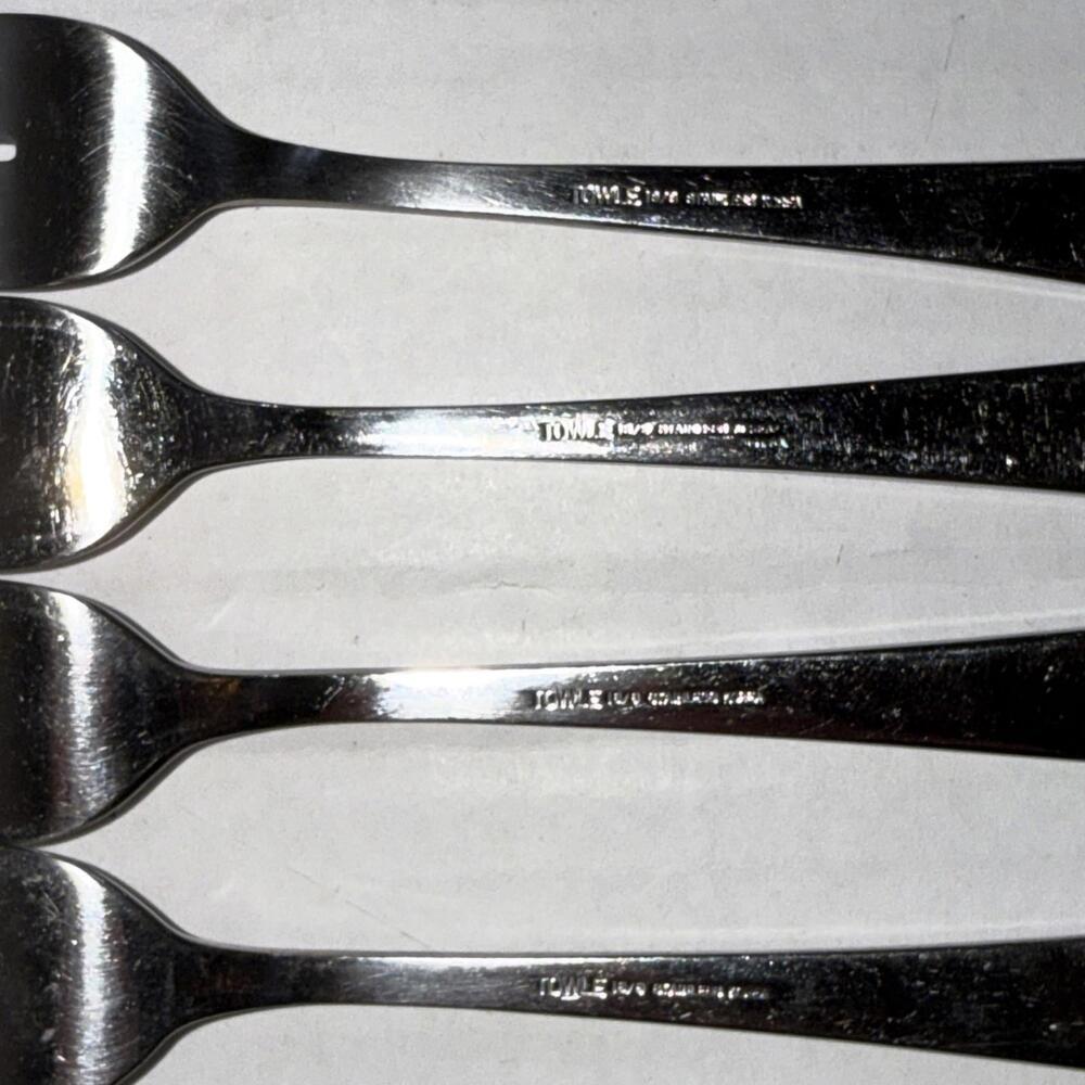 Set of 4 Towle 18/8 Stainless Steel Vintage Salad Forks - Picture 7 of 7